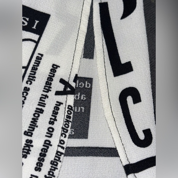 Mishca Newspaper Print Waist Tie Bell Sleeve Art To Wear Blouse Size Large Boho - Picture 8 of 9